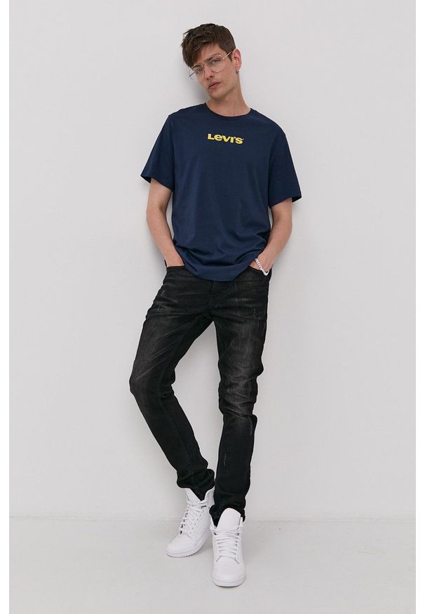 Levi's® - Levi's - T-shirt. Okazja: na co dzień, na spotkanie biznesowe. Kolor: niebieski. Materiał: dzianina. Wzór: nadruk. Styl: biznesowy, casual