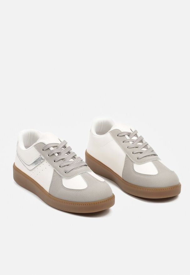 Born2be - Białe Sneakersy na Grubej Podeszwie z Ozdobnymi Wstawkami Galivia. Nosek buta: okrągły. Zapięcie: sznurówki. Kolor: biały. Materiał: materiał. Obcas: na obcasie. Wysokość obcasa: niski