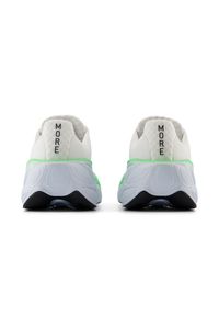 Buty damskie New Balance Fresh Foam x More v5 WMORCB5 – białe. Okazja: na co dzień. Kolor: biały. Szerokość cholewki: normalna. Sport: fitness #4