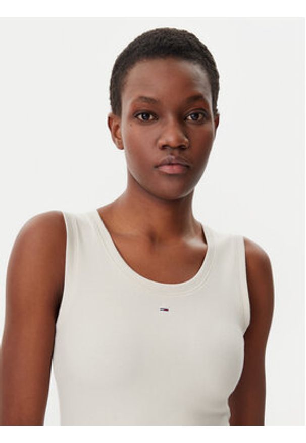 Tommy Jeans Top Essential DW0DW20673 Beżowy Slim Fit. Kolor: beżowy. Materiał: bawełna