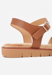 Renee - Złote Płaskie Sandały VICES z Cholewką ze Skrzyżowanymi Paskami Emelika. Zapięcie: pasek. Kolor: złoty. Wzór: haft. Styl: boho #5