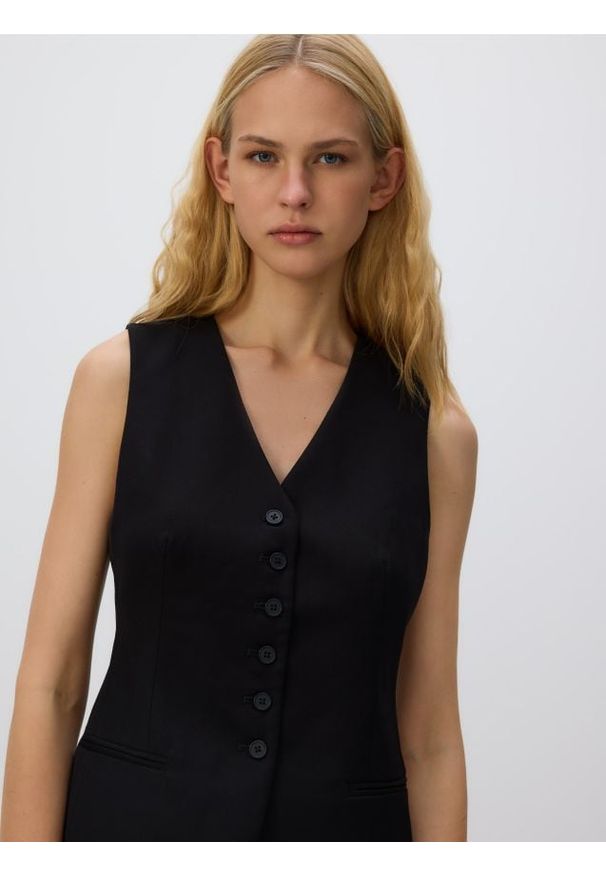 Reserved - Długa kamizelka z wiskozą - czarny. Kolor: czarny. Materiał: wiskoza. Długość: długie