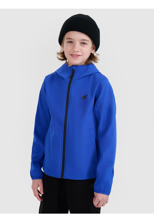 4f - 4F Kurtka softshell wiatroodporna membrana 5000 chłopięca - niebieska 122 (6-7 lat). Okazja: na co dzień. Typ kołnierza: kaptur. Kolor: niebieski. Materiał: softshell. Sezon: lato. Styl: casual, klasyczny
