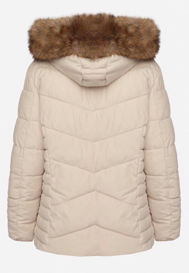Born2be - Jasnobeżowa Pikowana Kurtka z Kapturem i Futerekiem Arfira. Okazja: na co dzień. Typ kołnierza: kaptur. Kolor: beżowy. Materiał: jeans, tkanina, futro. Sezon: zima. Styl: casual