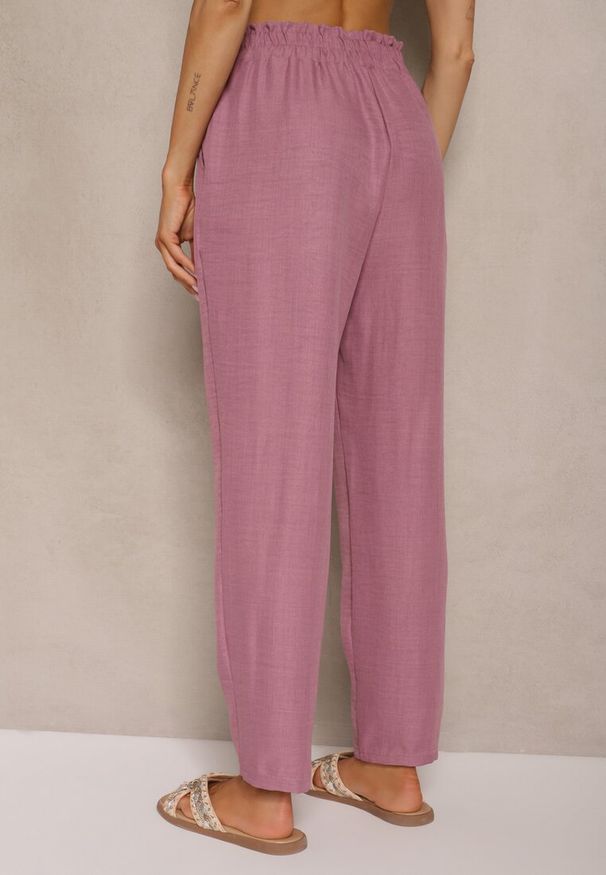 Renee - Jasnofioletowe Spodnie High Waist ze Ściągaczem w Talii i Prostą Nogawką Savonne. Okazja: na co dzień. Stan: podwyższony. Kolor: fioletowy. Styl: elegancki, casual