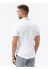 Ombre Clothing - Dzianinowa męska koszula slim fit z krótkim rękawem i kołnierzykiem – biała V1. Typ kołnierza: polo. Kolor: biały. Materiał: dzianina. Długość rękawa: krótki rękaw. Długość: krótkie. Styl: sportowy, elegancki #4