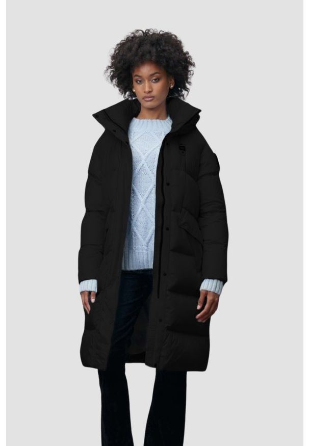 Blauer USA - BLAUER Czarny damski płaszcz Lena Raincoat Long Jackets. Kolor: czarny. Materiał: poliamid, puch. Długość rękawa: długi rękaw. Długość: długie. Styl: elegancki