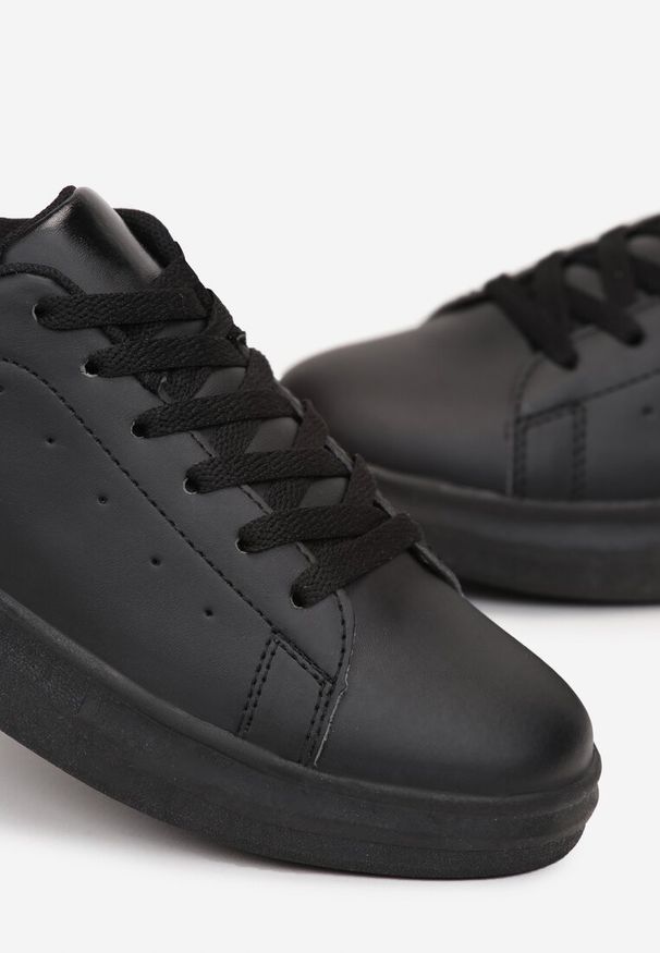 Born2be - Czarno-Białe Sznurowane Sneakersy na Płaskiej Podeszwie Didi. Kolor: czarny. Materiał: jeans. Obcas: na płaskiej podeszwie