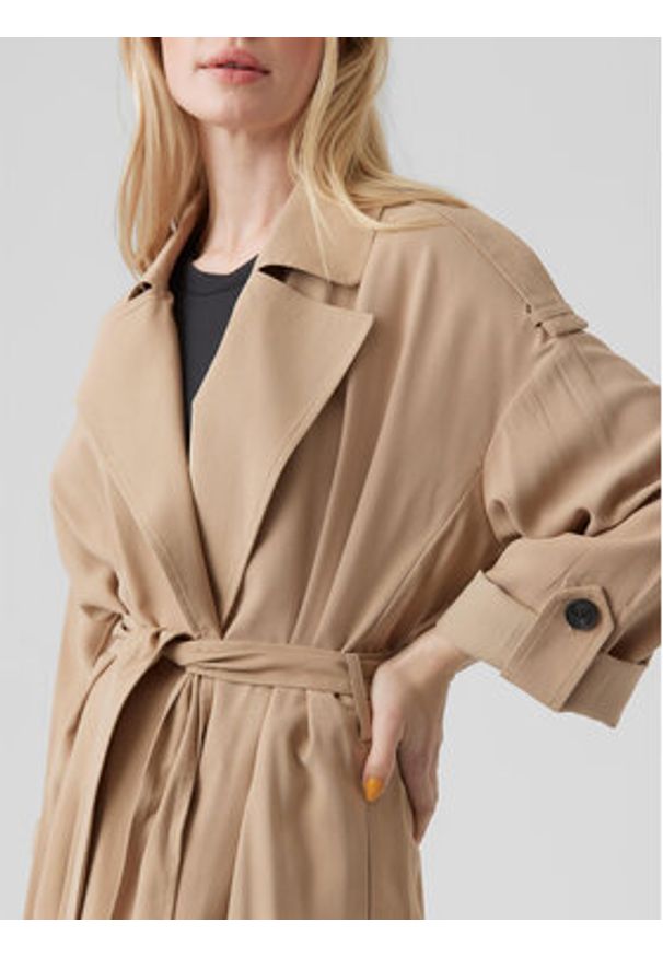 Vero Moda Trencz Bella 10252979 Beżowy Relaxed Fit. Kolor: beżowy. Materiał: wiskoza