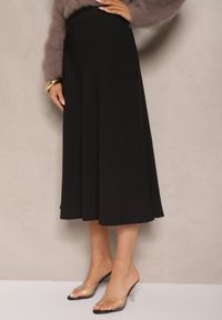 Renee - Czarna Casualowa Rozkloszowana Spódnica Dorilena. Okazja: na co dzień. Kolor: czarny. Styl: casual #5