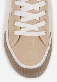 Born2be - Beżowe Trampki VICES na Grubej Podeszwie z Tłoczeniami z Trójkątną Aplikacją Bolirea. Nosek buta: okrągły. Zapięcie: sznurówki. Kolor: beżowy. Materiał: materiał. Wzór: aplikacja. Obcas: na obcasie. Wysokość obcasa: niski #5