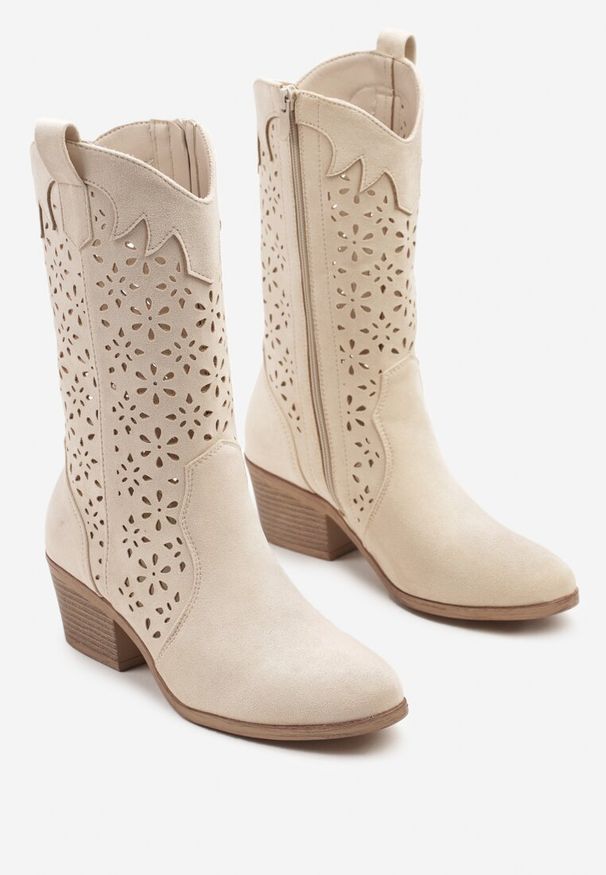 Born2be - Beżowe Ażurowe Botki na Obcasie w Stylu Kowbojek Lissemi. Okazja: na co dzień. Kolor: beżowy. Materiał: skóra, jeans. Wzór: ażurowy. Sezon: jesień, wiosna. Obcas: na obcasie. Styl: casual, elegancki. Wysokość obcasa: średni