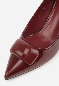 Born2be - Bordowe Lakierowane Czółenka na Szpilce z Ozdobą Aroanoire. Okazja: na co dzień, do pracy. Kolor: czerwony. Materiał: lakier. Wzór: aplikacja. Obcas: na szpilce. Styl: casual, elegancki, klasyczny #7