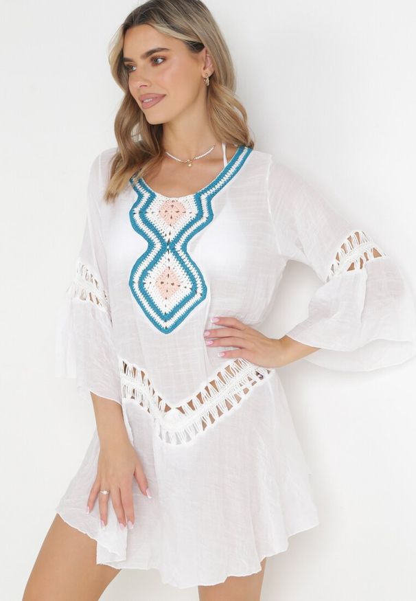 Born2be - Biała Sukienka Tunika z Szydełkowym Zdobieniem Astrik. Kolor: biały. Wzór: aplikacja