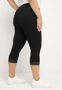 Born2be - Czarne Spodnie Bawełniane Legginsy 3/4 z Koronką Amaratna. Okazja: na co dzień. Stan: podwyższony. Kolekcja: plus size. Kolor: czarny. Materiał: bawełna, koronka. Wzór: koronka. Styl: elegancki, casual #6