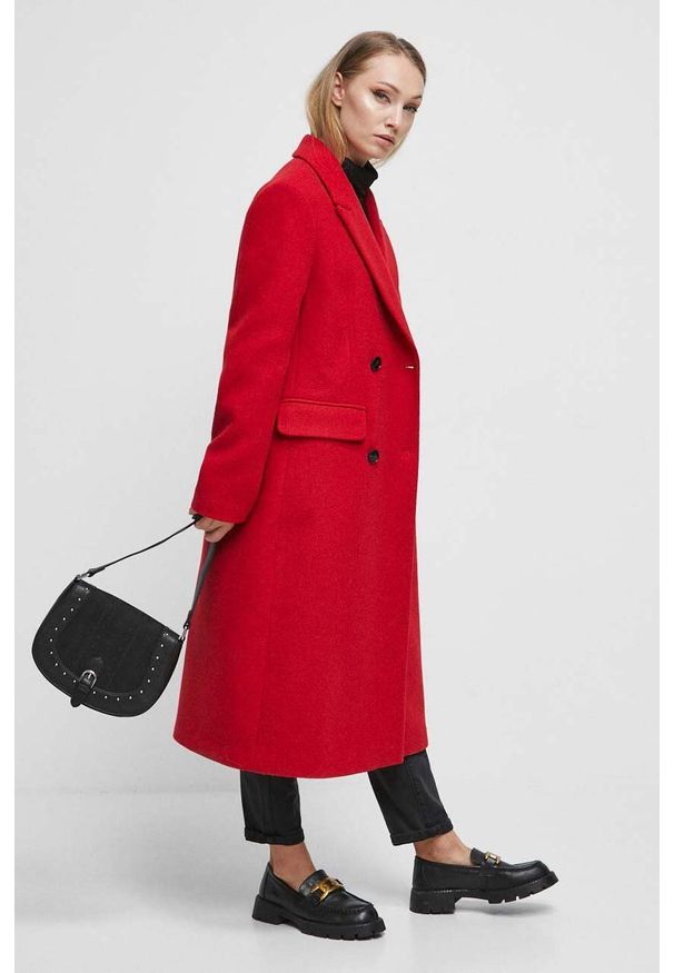 medicine - Medicine płaszcz z domieszką wełny kolor czerwony przejściowy dwurzędowy. Kolor: czerwony. Materiał: wełna. Wzór: aplikacja. Styl: klasyczny