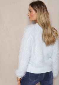 Renee - Jasnoniebieski Sweter o Futrzanym Wykończeniu z Wełną Meriaune. Okazja: na co dzień. Kolor: niebieski. Materiał: wełna, futro. Długość rękawa: długi rękaw. Długość: długie. Sezon: zima. Styl: casual