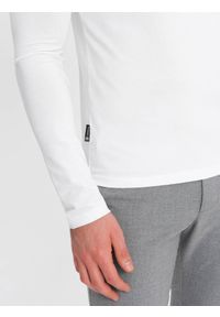 Ombre Clothing - Longsleeve męski z elastanem sygnowany z okrągłym dekoltem - biały V1 - Rozmiar: L. Kolor: biały. Materiał: elastan. Długość rękawa: długi rękaw. Wzór: gładki, jednolity. Styl: klasyczny #4