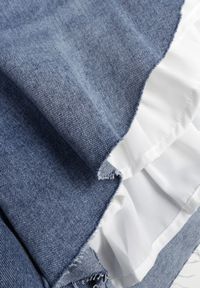 Born2be - Niebieskie Bawełniane Szorty Jeansowe z Falbanami Demite. Okazja: na co dzień. Kolor: niebieski. Materiał: bawełna, jeans. Styl: casual, elegancki #2