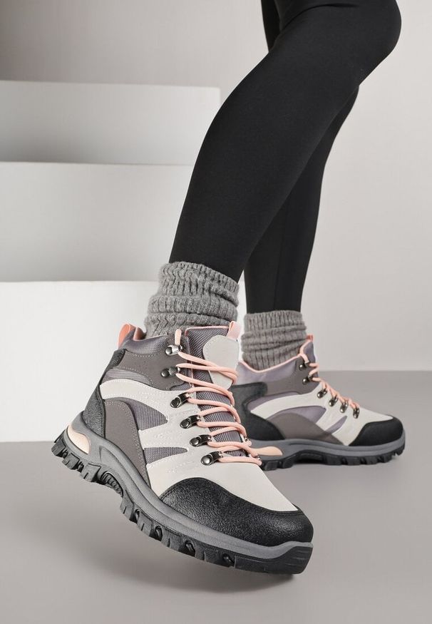 Born2be - Szare Buty Trekkingowe Trapery Vices Ozdobione Przeszyciami Narrive. Okazja: na co dzień. Wysokość cholewki: przed kolano. Kolor: szary. Materiał: dresówka. Szerokość cholewki: normalna. Wzór: aplikacja. Styl: casual