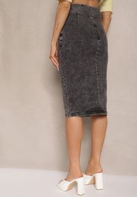 Renee - Czarna Jeansowa Spódnica Ołówkowa Midi z Guzikami i Rozcięciem Jackiesa. Kolor: czarny. Materiał: jeans #5