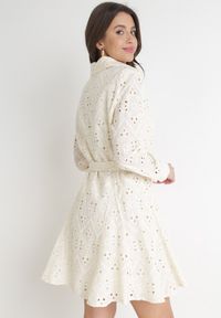 Born2be - Beżowa Ażurowa Sukienka Bawełniana z Wiązanym Paskiem Ilerah. Kolor: beżowy. Materiał: bawełna. Wzór: ażurowy. Styl: boho #2