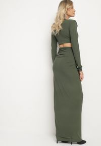 Born2be - Ciemnobeżowa Sukienka Koktajlowa Ozdobiona Wycięciem Marszczeniem w Talii i Rozcięciem na Nogę Ilizia. Okazja: na imprezę. Kolor: beżowy. Wzór: aplikacja. Typ sukienki: proste. Styl: wizytowy #2