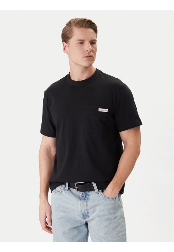 Calvin Klein Jeans T-Shirt LV04RF280G Czarny Regular Fit. Kolor: czarny. Materiał: bawełna