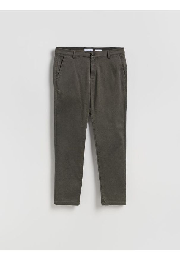 Reserved - Spodnie chino slim fit - ciemnozielony. Kolor: zielony. Materiał: tkanina, bawełna