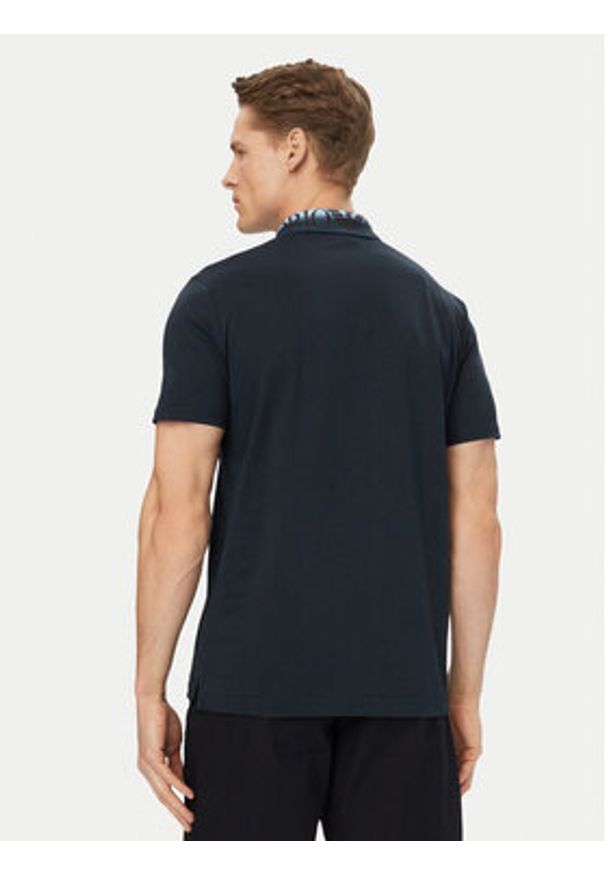 Emporio Armani Polo EM000571 AF20432 UB102 Granatowy Regular Fit. Typ kołnierza: polo. Kolor: niebieski. Materiał: bawełna
