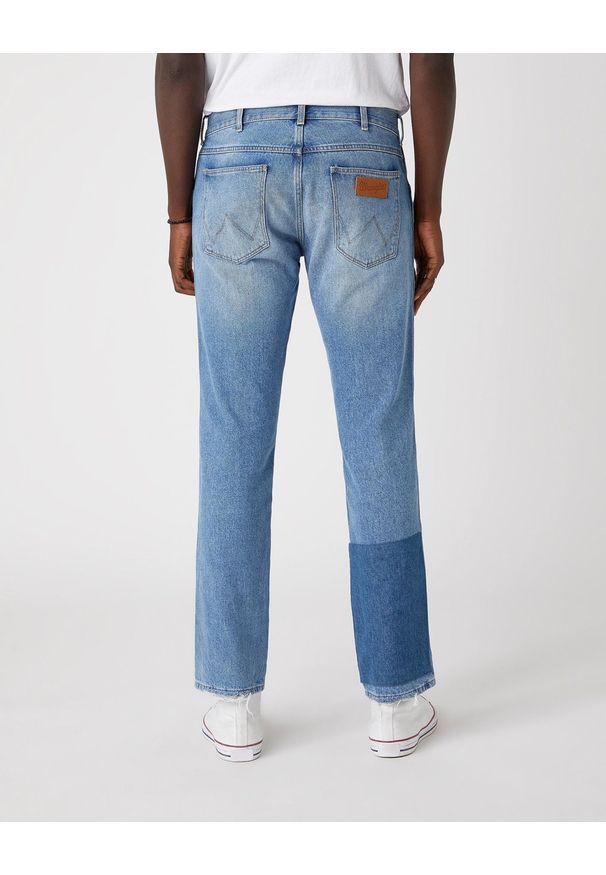 Wrangler - SPODNIE MĘSKIE WRANGLER GREENSBORO SUMMER LOVIN' W15QSF260 112127067