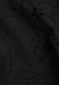 Born2be - Czarna Bluzka Bawełniana z Ażurowymi Wycięciami Ryrlea. Okazja: na co dzień. Kolor: czarny. Materiał: bawełna. Długość: długie. Wzór: ażurowy. Styl: klasyczny, casual #4