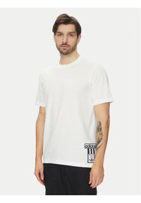 Adidas - adidas T-Shirt Adibreak JD4195 Biały Regular Fit. Kolor: biały. Materiał: bawełna #1