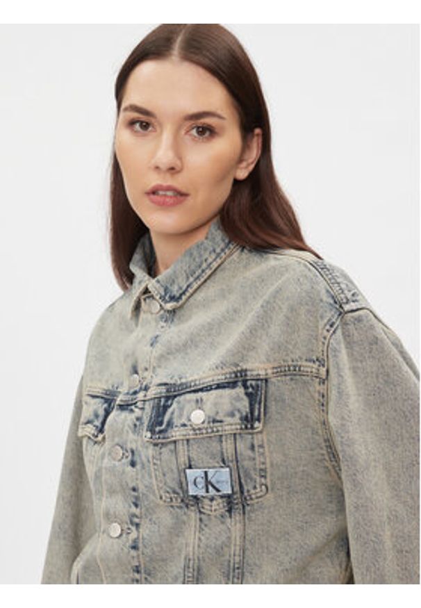Calvin Klein Jeans Kurtka jeansowa J20J222501 Niebieski Boxy Fit. Kolor: niebieski. Materiał: bawełna