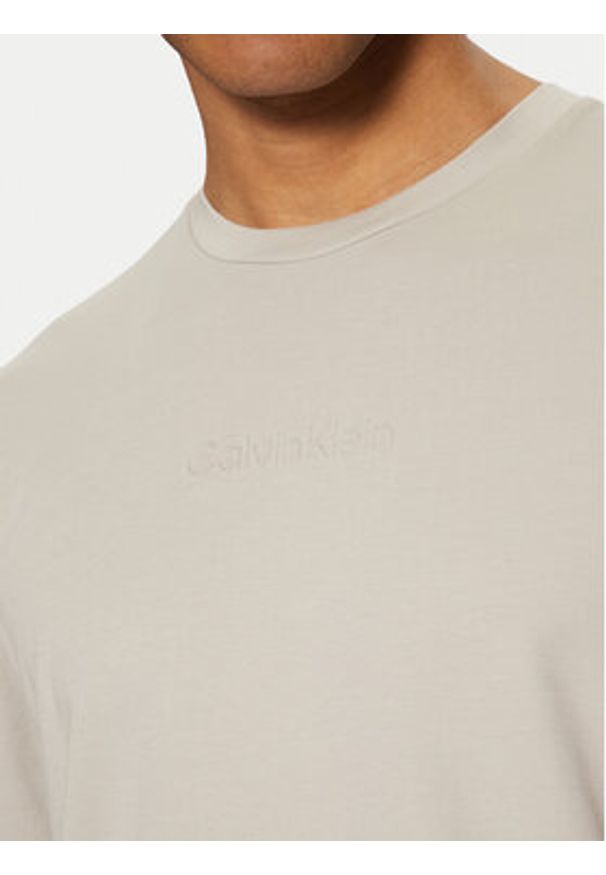 Calvin Klein T-Shirt K10K114167 Beżowy Slim Fit. Kolor: beżowy. Materiał: bawełna