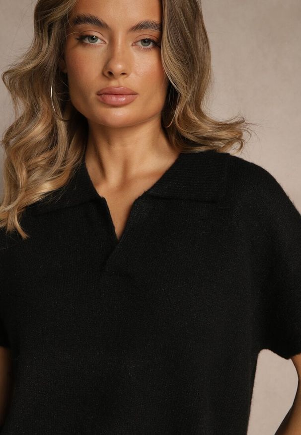 Renee - Czarny Sweter z Wełną z Krótkim Rękawem i Dekoltem V z Kołnierzem Tevirna. Kolor: czarny. Materiał: wełna. Długość rękawa: krótki rękaw. Długość: krótkie