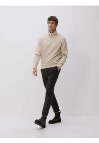 Reserved - Bluza z golfem - beżowy. Typ kołnierza: golf. Kolor: beżowy. Materiał: bawełna, dzianina #1
