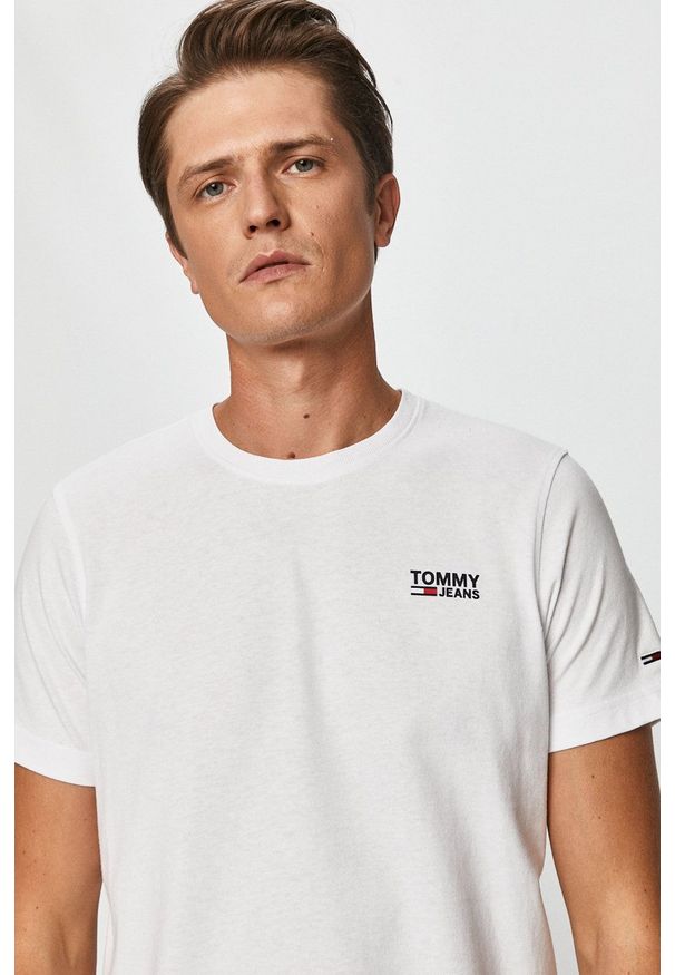 Tommy Jeans - T-shirt. Okazja: na co dzień. Kolor: biały. Materiał: dzianina. Styl: casual