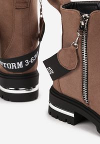 Renee - Ciemnobeżowe Botki Agarolis. Nosek buta: okrągły. Zapięcie: zamek. Kolor: beżowy. Szerokość cholewki: normalna. Wysokość cholewki: za kostkę. Materiał: jeans. Sezon: jesień, zima. Obcas: na obcasie. Styl: klasyczny. Wysokość obcasa: niski #5