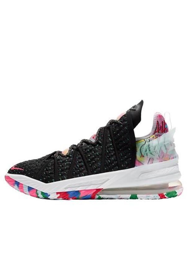 Buty koszykarskie męskie Nike Lebron Xviii. Zapięcie: sznurówki. Kolor: biały, różowy, wielokolorowy. Materiał: materiał, tkanina, syntetyk. Szerokość cholewki: normalna. Sport: koszykówka