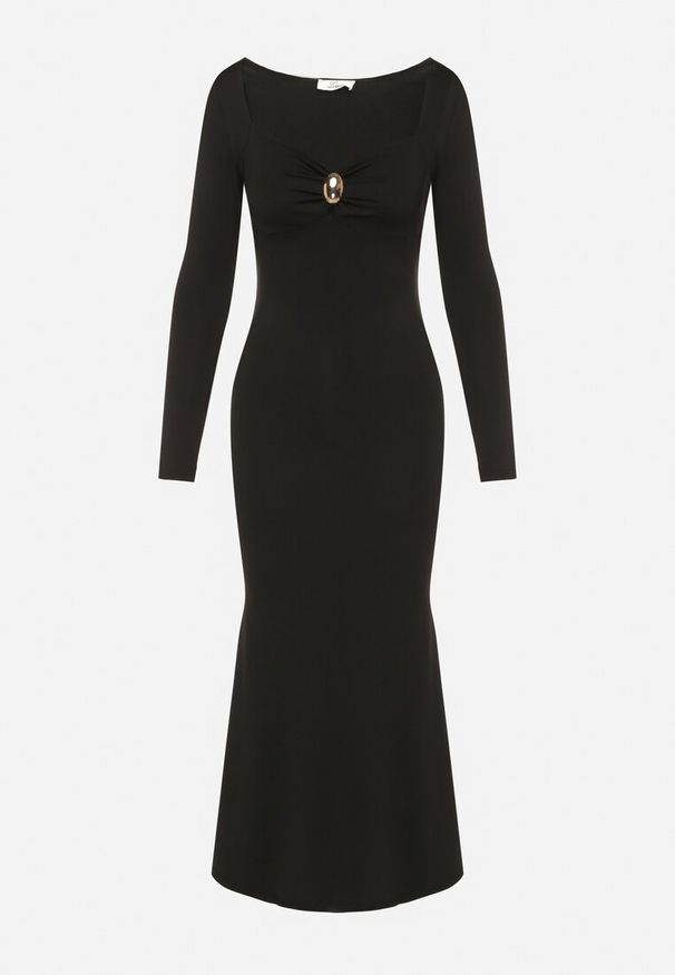 Born2be - Czarna Sukienka z Wiskozą Ozdobiona Metalową Klamrą Refira. Okazja: na co dzień. Kolor: czarny. Materiał: wiskoza. Wzór: aplikacja. Typ sukienki: proste. Styl: casual, elegancki, wizytowy