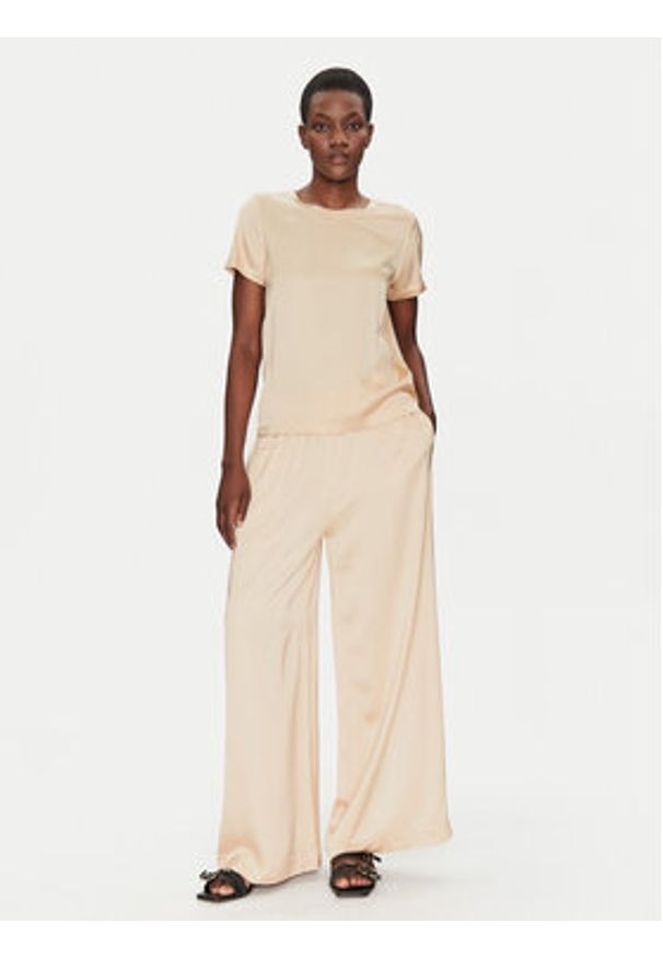 ViCOLO Bluzka TD0007 Beżowy Relaxed Fit. Kolor: beżowy. Materiał: wiskoza