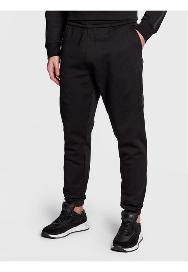 Calvin Klein Spodnie dresowe K10K110820 Czarny Regular Fit. Kolor: czarny. Materiał: dresówka, bawełna