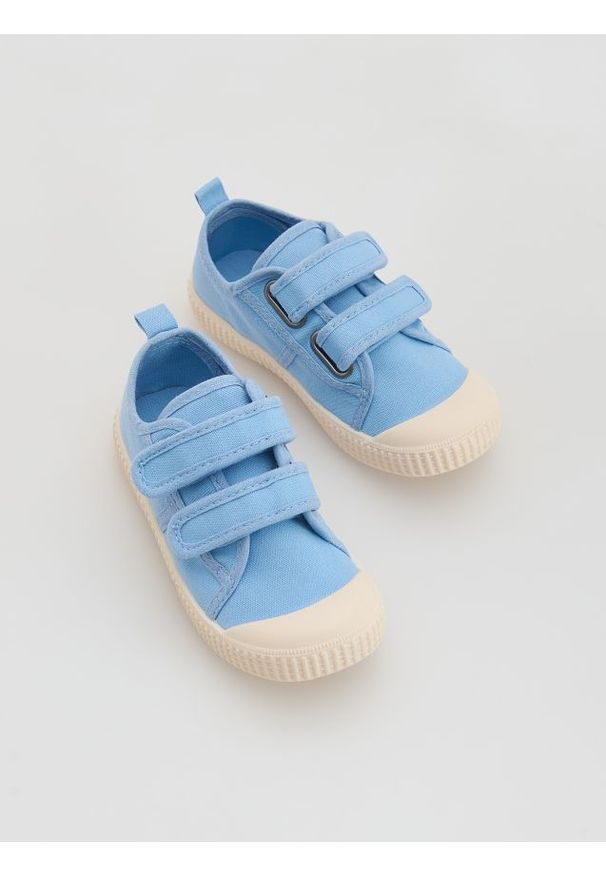 Reserved - Trampki na rzepy barefoot - jasnoniebieski. Zapięcie: rzepy. Kolor: niebieski. Materiał: materiał, bawełna