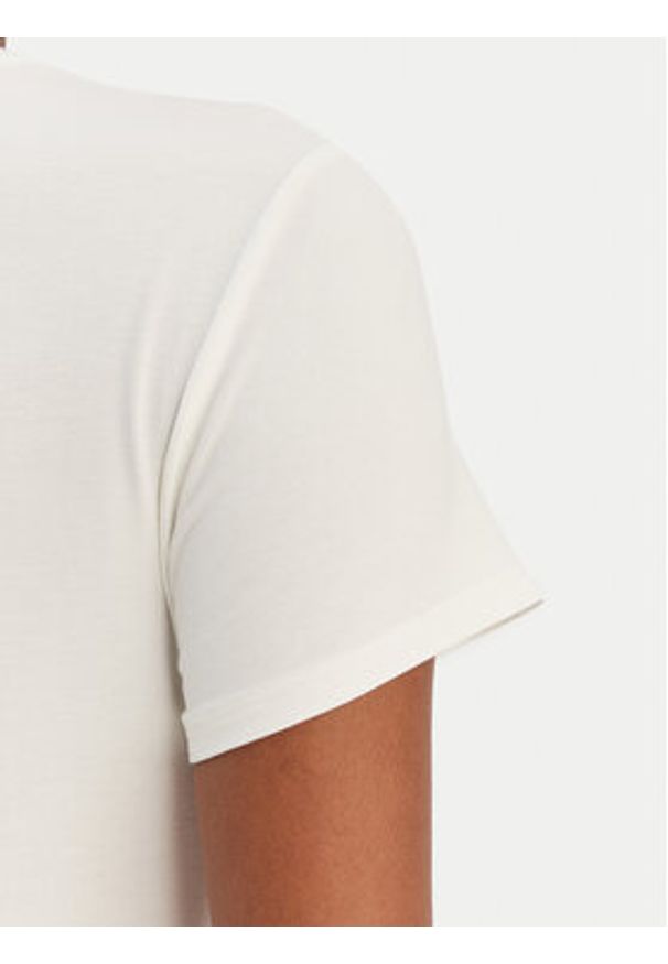 Patrizia Pepe T-Shirt CM1419/J013-W146 Biały Regular Fit. Kolor: biały. Materiał: wiskoza