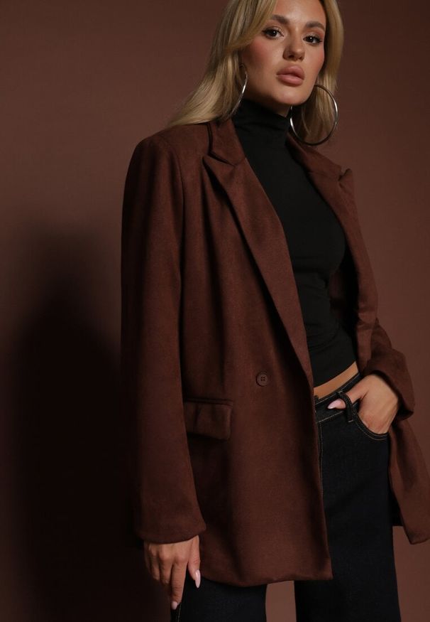 Renee - Brązowa Pudełkowa Marynarka z Usztywnioną Linią Ramion Rillie. Okazja: na co dzień. Kolor: brązowy. Materiał: jeans. Styl: casual, elegancki
