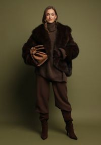 Born2be - Brązowa Kurtka Futerko o Kroju Oversize z Kapturem Nalienta. Okazja: na co dzień. Typ kołnierza: kaptur. Kolor: brązowy. Materiał: futro. Styl: casual, elegancki #5