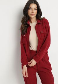 Born2be - Bordowy Komplet Dresowy z Prążkowanego Materiału Bluza z Kołnierzykiem i Spodnie z Gumką w Pasie Kerulla. Kolor: czerwony. Materiał: materiał, dresówka, prążkowany #3