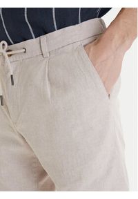 Bugatti Szorty materiałowe 1949-76419C Écru Regular Fit. Materiał: syntetyk #5