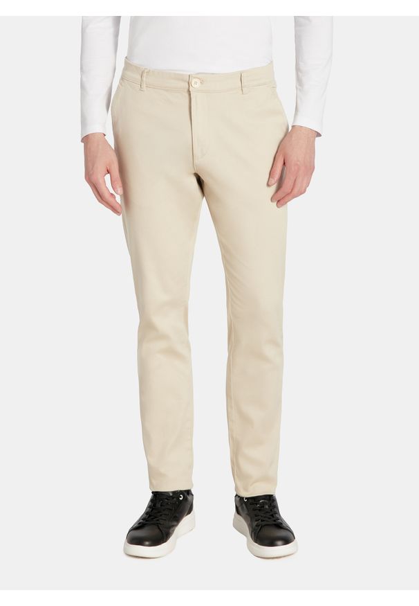 Pako Lorente - PAKO LORENTE - Beżowe spodnie męskie. Okazja: na co dzień. Kolor: beżowy. Materiał: bawełna, elastan. Sezon: wiosna. Styl: casual